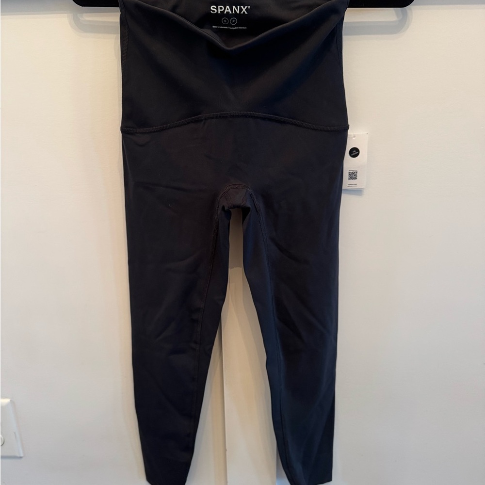 NWT SPANX Black Booty Boost 7/8 Leggings Small